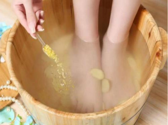 肾功能受损有哪些征兆？提醒：除了泡沫尿，还有6种症状