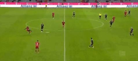 德甲-拜仁1-0比勒菲尔德重回榜首 穆勒助攻 萨内进球制胜