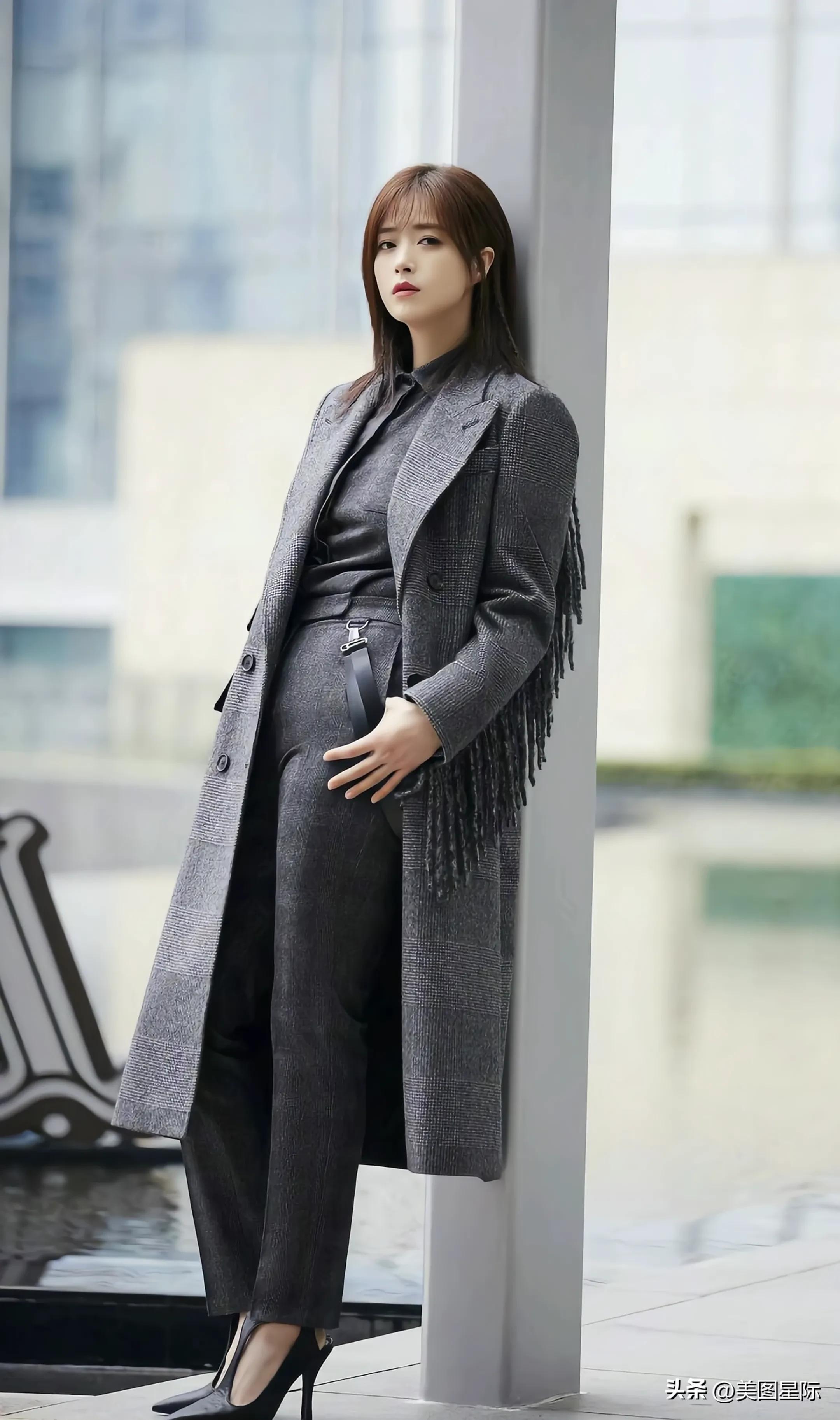 蒋欣,1983年出生于中国新疆**尔自治区.身高171厘米,体重55公斤.