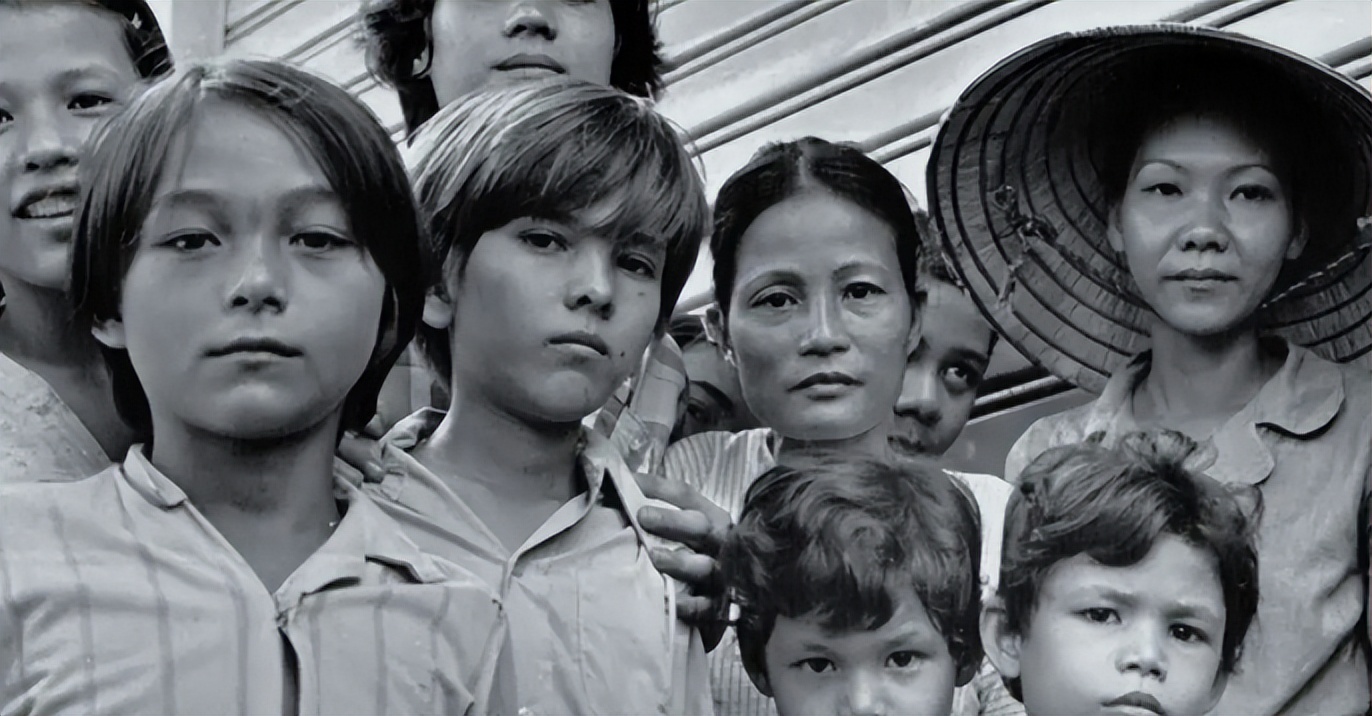 越南战争，落入美军手中的越南女兵，竟被用动物进行刑讯逼供？