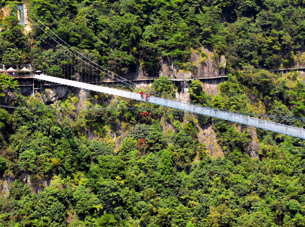 浙江旅游：绿色中国行走进金华磐安（图）