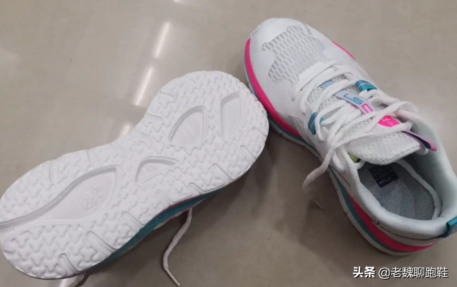 专业跑步鞋排行榜（口碑最好的跑鞋前10名）