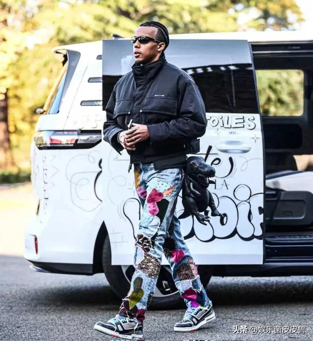 2018世界杯英格兰足球衣（世界杯各国都穿了什么？C罗内马尔帅到起飞，英格兰队西装只有600）