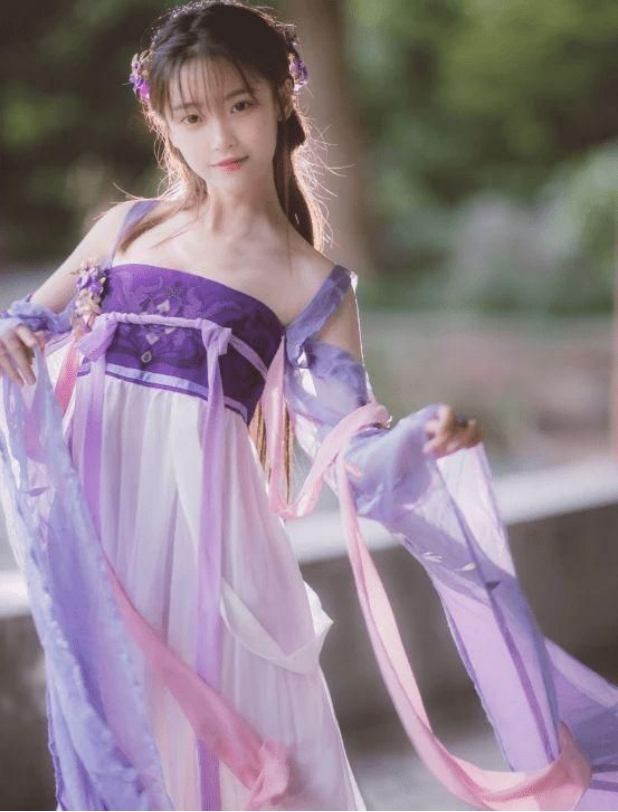 网红半藏森林打疫苗的照片流出，网友：打的是退烧针吧？-哪边嗨