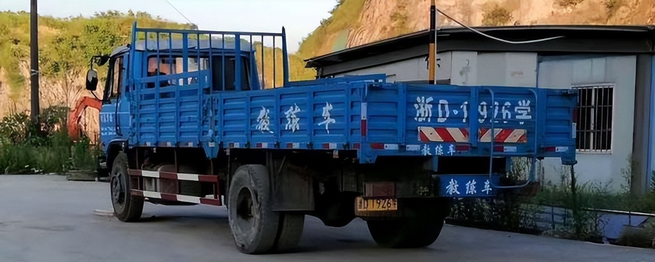 中型客车坐多少人(持有b1驾驶证,可以开几座的客车)