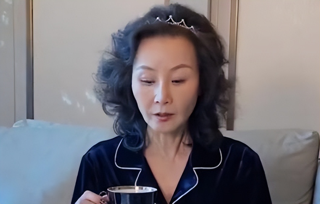 雪瑞姑姑"徐石萍":58岁孤身赴加留学,花甲之年将生活过成诗歌