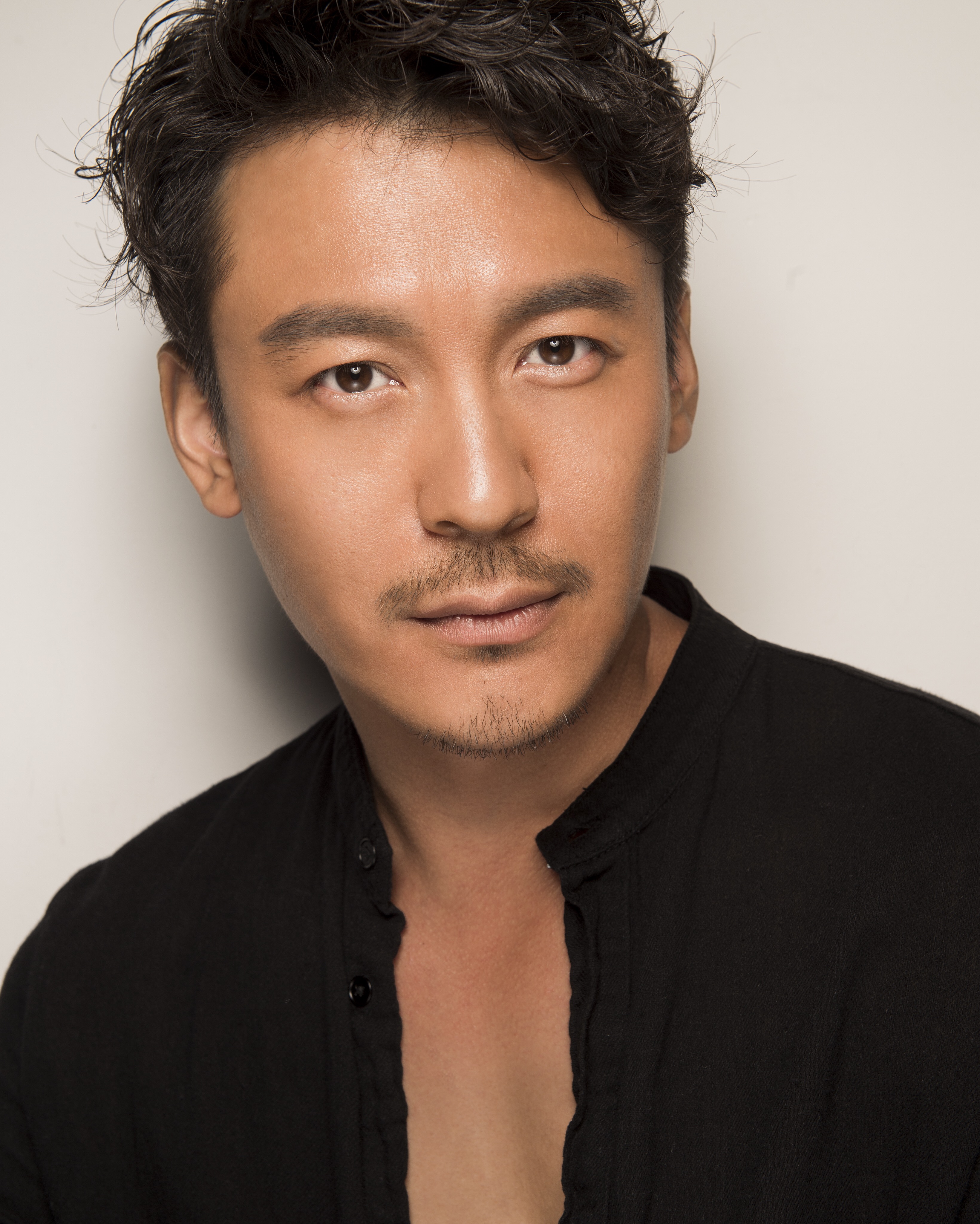 这些看似正气凛然的男星,却是渣男,嫖虫,劈腿大师,家暴恶魔?