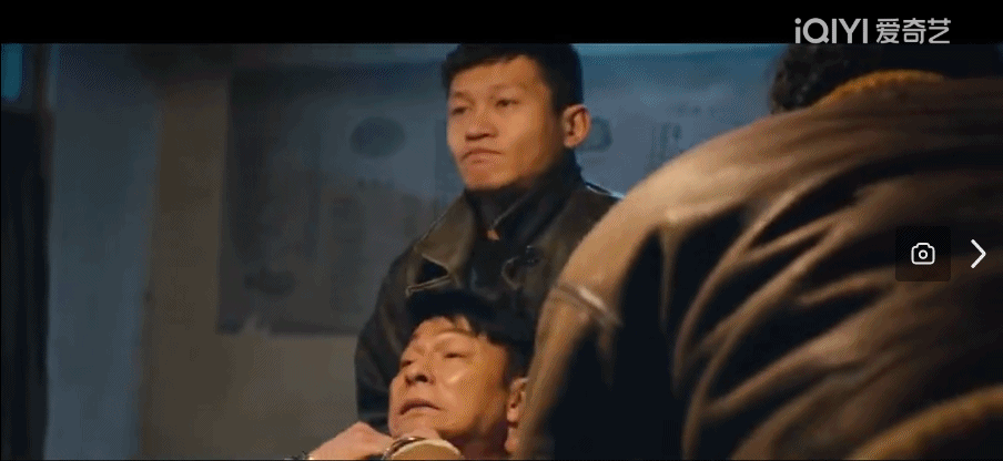 反黑路人甲在线粤语(香港影视的流金岁月，全靠演员卖命来换，导演喊卡不是收工是救人)