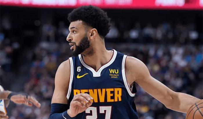 NBA实时比分（0-2！杜兰特不敢相信，约基奇39+16+5创纪录，太阳暴露三大隐患）