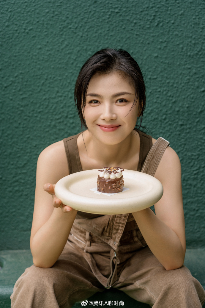 黄磊六岁登台,刘涛高中入伍,揭秘明星蜕变那些事儿