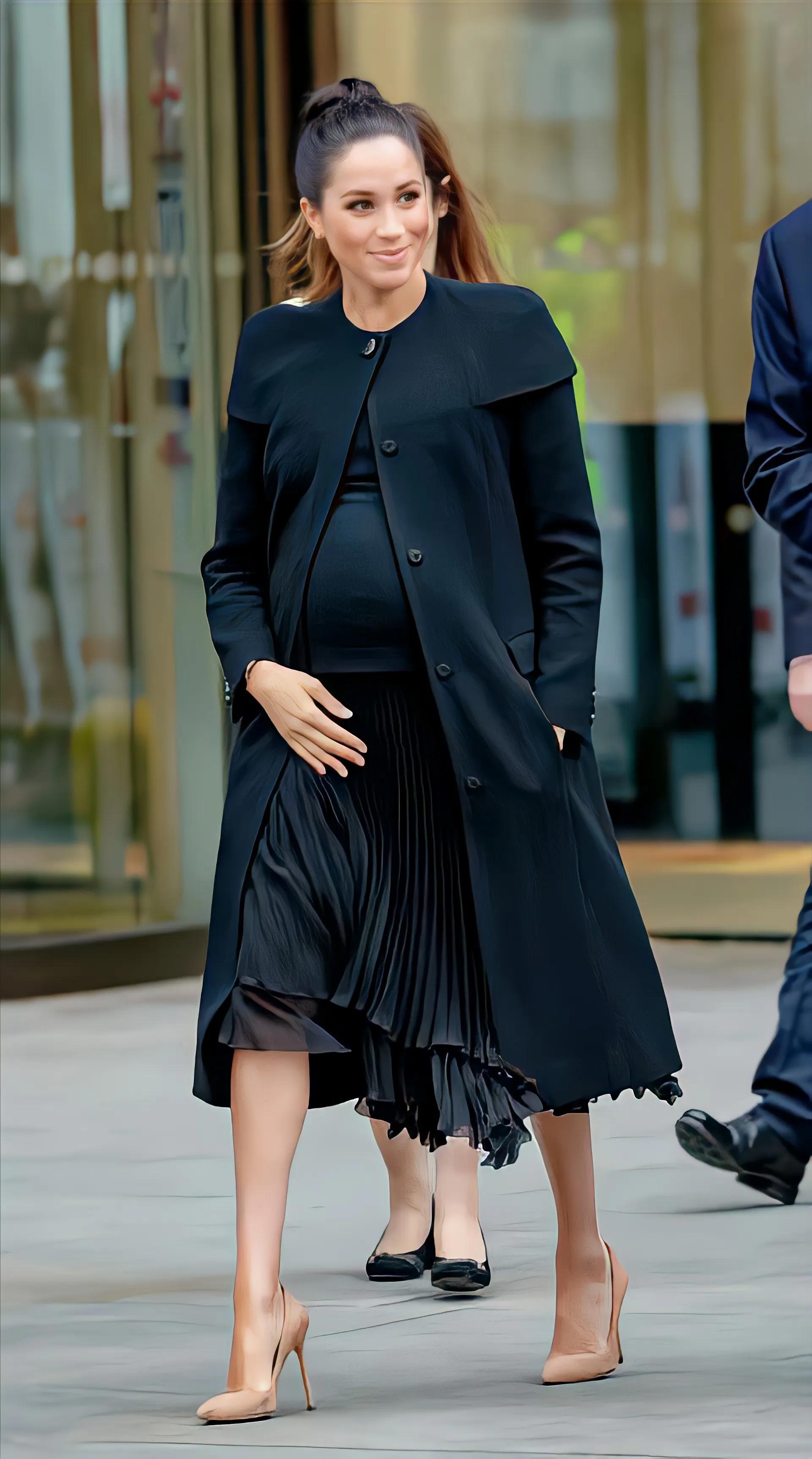 黑人血统、离婚小明星，带娃嫁王室，倾世王妃变形记