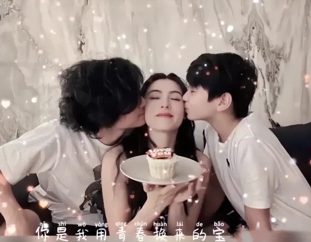 张柏芝罕携俩儿子合影！14岁谢振轩长发随爸，弟弟穿黑T温顺像妈