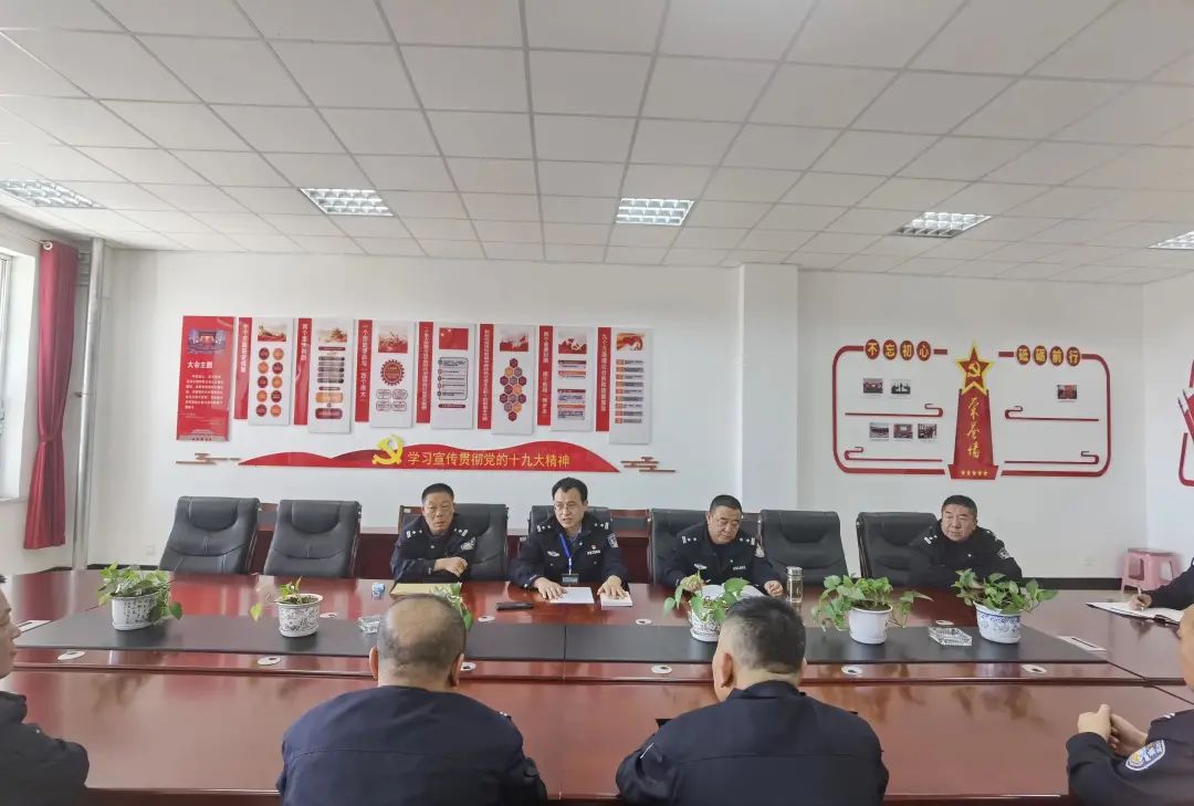 丰镇市交管大队召开“迎接二十大、优化法治化营商环境、服务保障高质量发展”大讨论活动工作推进会