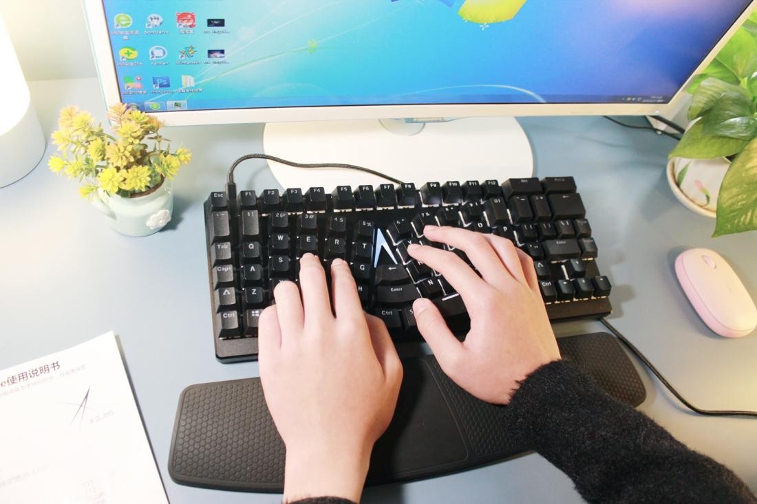 提升工作效率，我选择人体工学机械键盘X-Bows