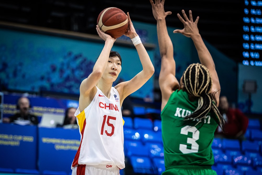 世界杯籃球賽中國與尼日利亞（中國女籃90-76尼日利亞，李夢、李月汝各砍19分，李夢三分神準）