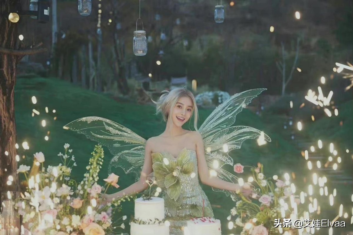 Angelababy离婚后首个生日大变样,穿裙戴假发,草地上许愿似精灵