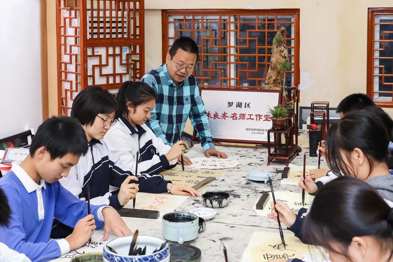 2020年深圳市校园足球联赛（持续改革创新 率先“五四分段”！而立之年深圳笋岗中学正式更名为罗湖实验学校）