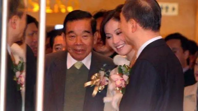 从卖黄金到千亿身家，周大福如何富过三代？