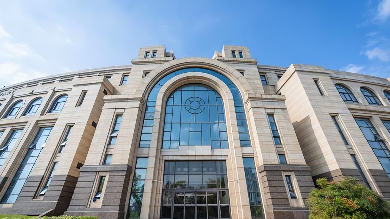 后发展为上海医科大学,2000年并入复旦大学成为其二级学院,目前是我国