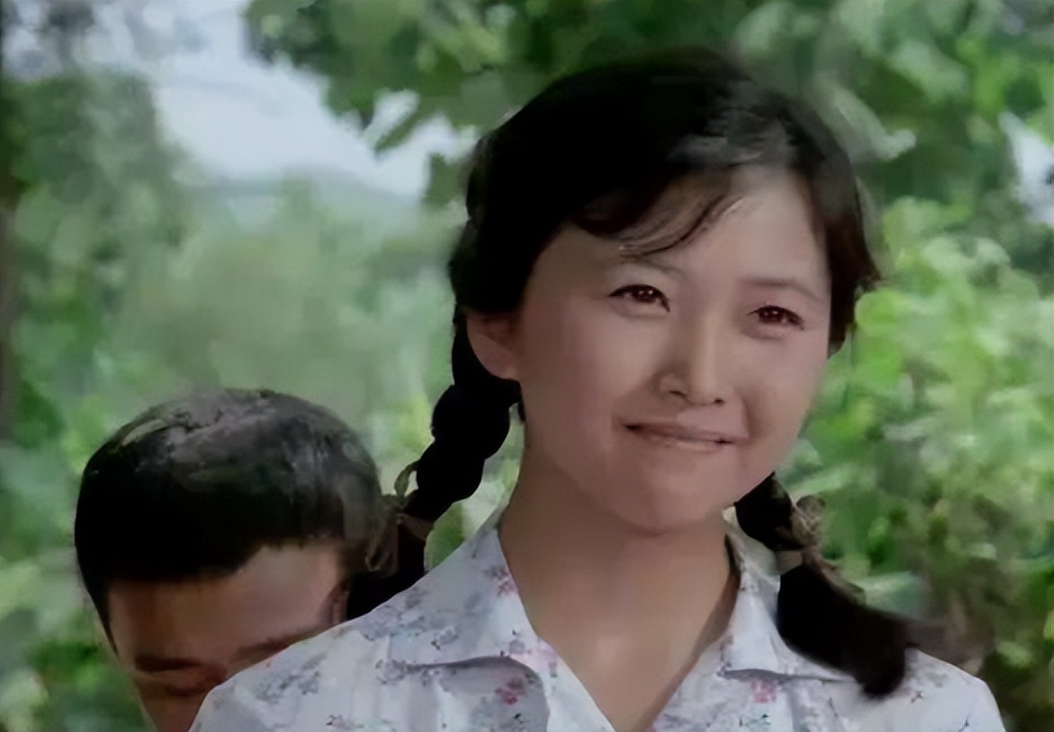 这次他鼓足了勇气,直到没有了范旭霞的身影,朱时茂这才回过神来,一路