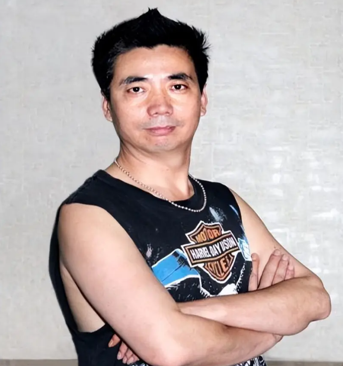 冯小刚遭人陷害，蔡国庆立过3次三等功，军旅男星为何如此优秀？