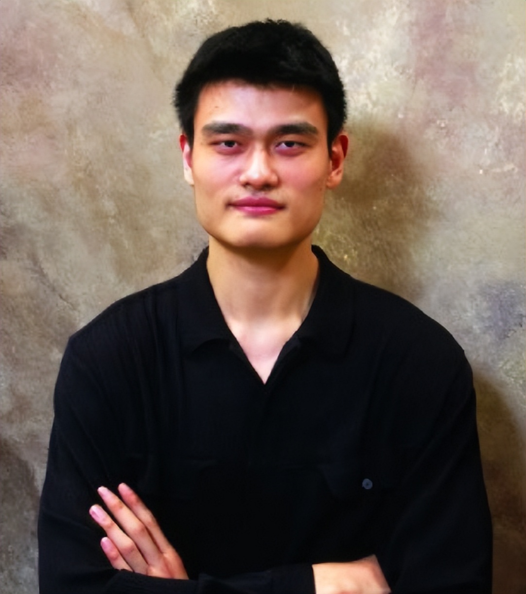 姚明多重了(42岁姚明近况曝光,胡子拉碴,体重超400斤,健康状态引人