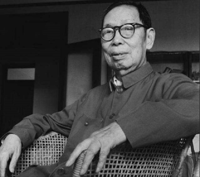 1937年，一乞丐怀抱