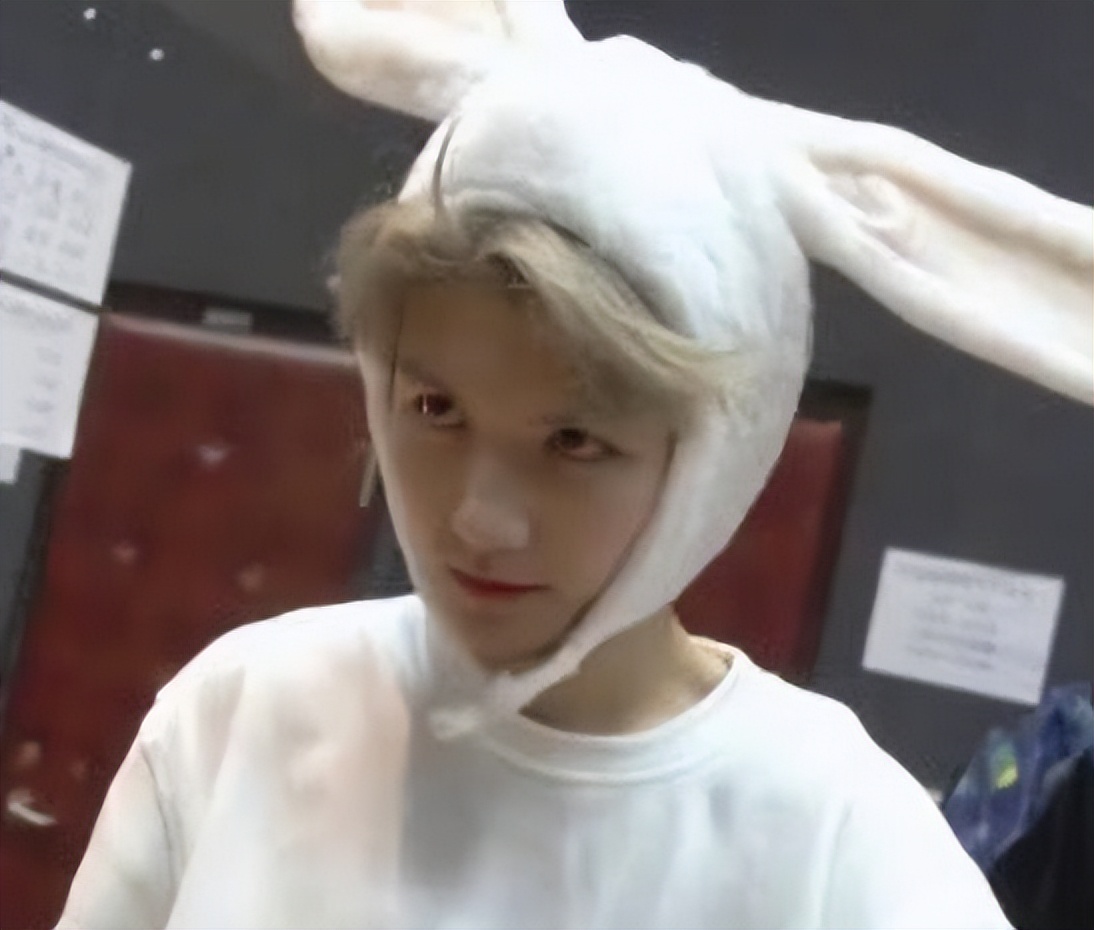 “大起大落”灵超：曾在机场跟路人冲突，后遭好朋友出卖