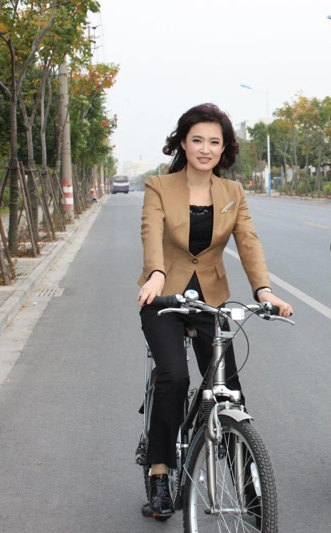 桑晨：因身高放弃跳舞，阴差阳错成为主持人，扎根央视28年