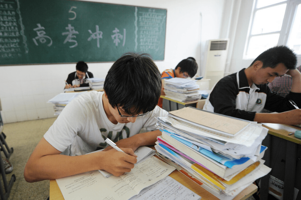 高考失利该不该“复读”？过来人讲述亲身经历，有些人想错了
