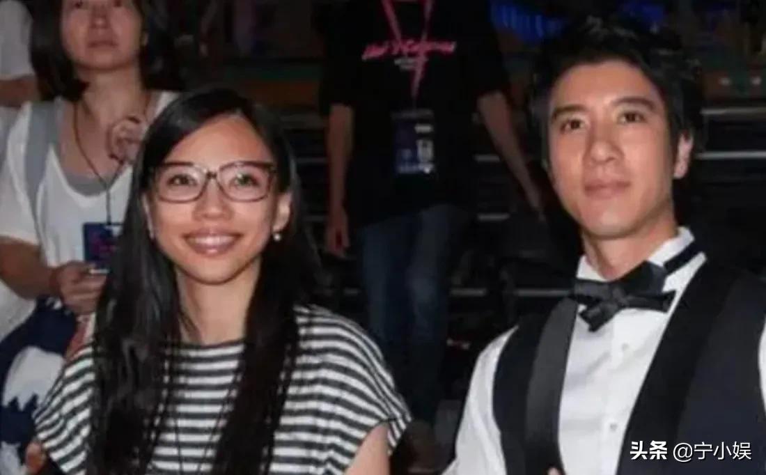 国外制作人道出李靓蕾“真面目”，才明白王力宏这次为何如此慌乱