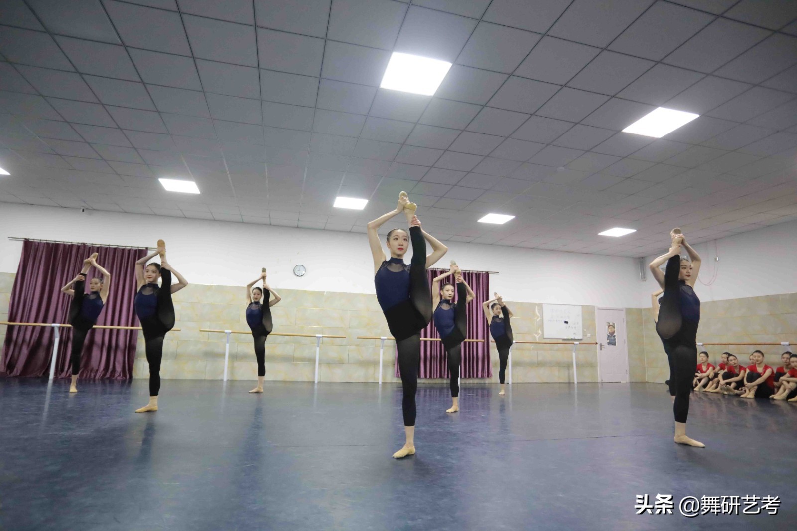 长沙舞蹈考研培训班：湖南长沙舞蹈艺考要求是什么 长沙舞蹈艺考的注意事项有哪些