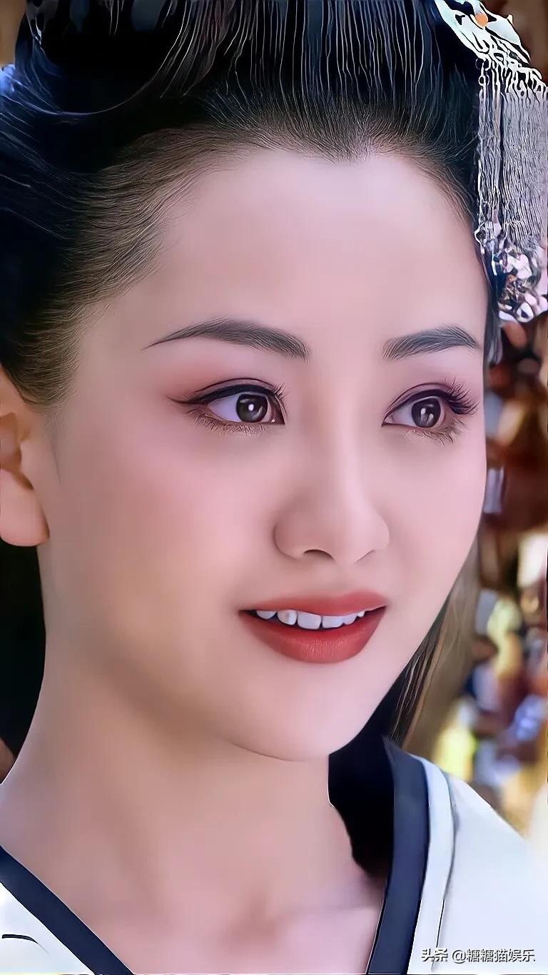 当杨颖遇到杨蓉时，两大女神谁更美一筹？