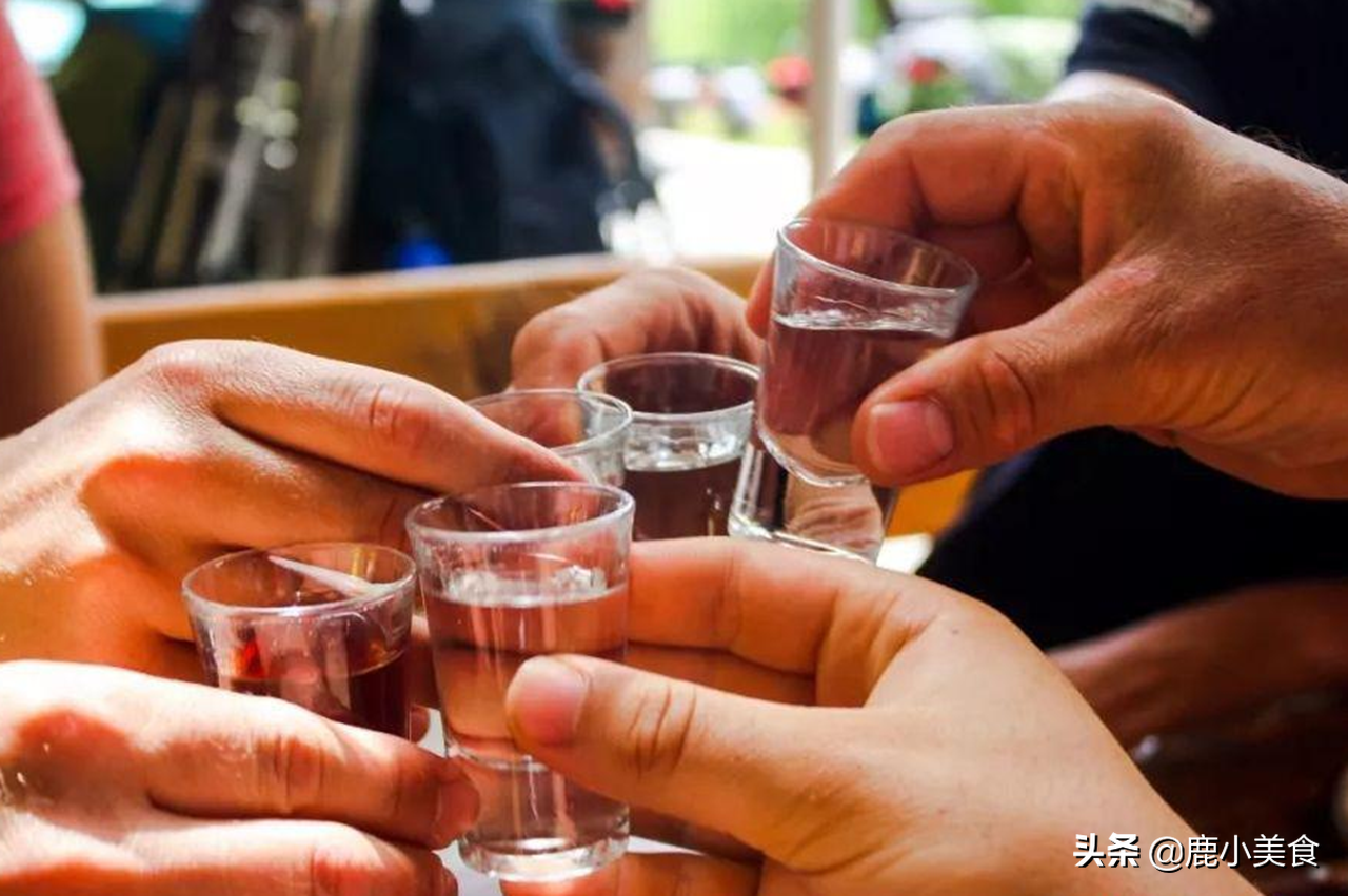 推荐8款“中档”白酒礼盒,包装高档酒好喝,春节送礼,好看有面