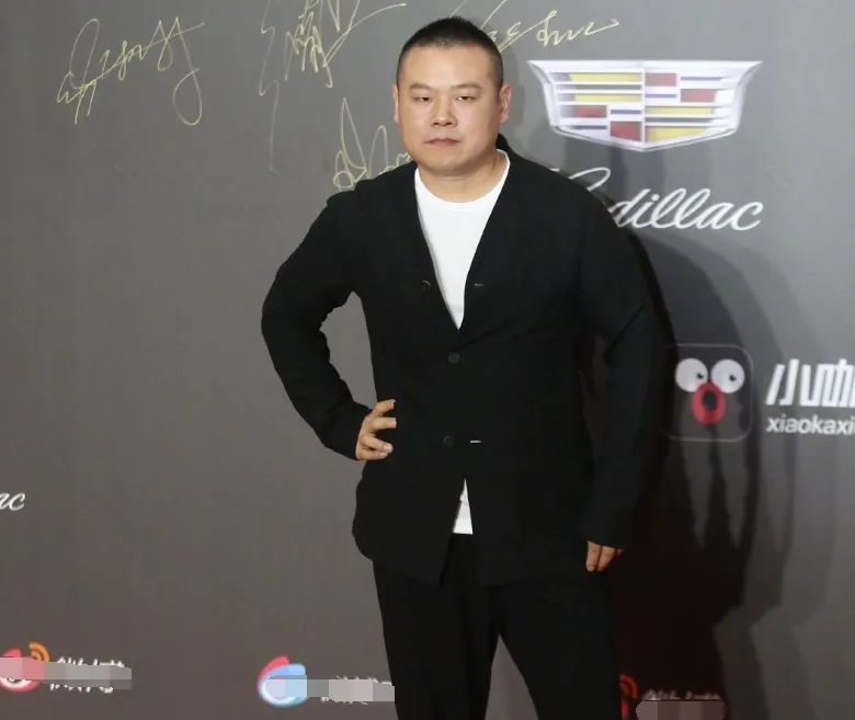 男明星在红毯上作的“怪”，穿丑衣、爱作妖，风头出尽