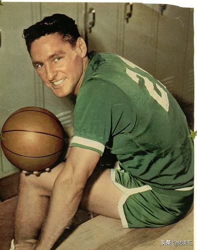籃球全隊單節(jié)犯規(guī)次數(shù)最多幾次（回顧NBA75年的歷史（三）：湖人王朝的三連冠，喬治麥肯被針對）