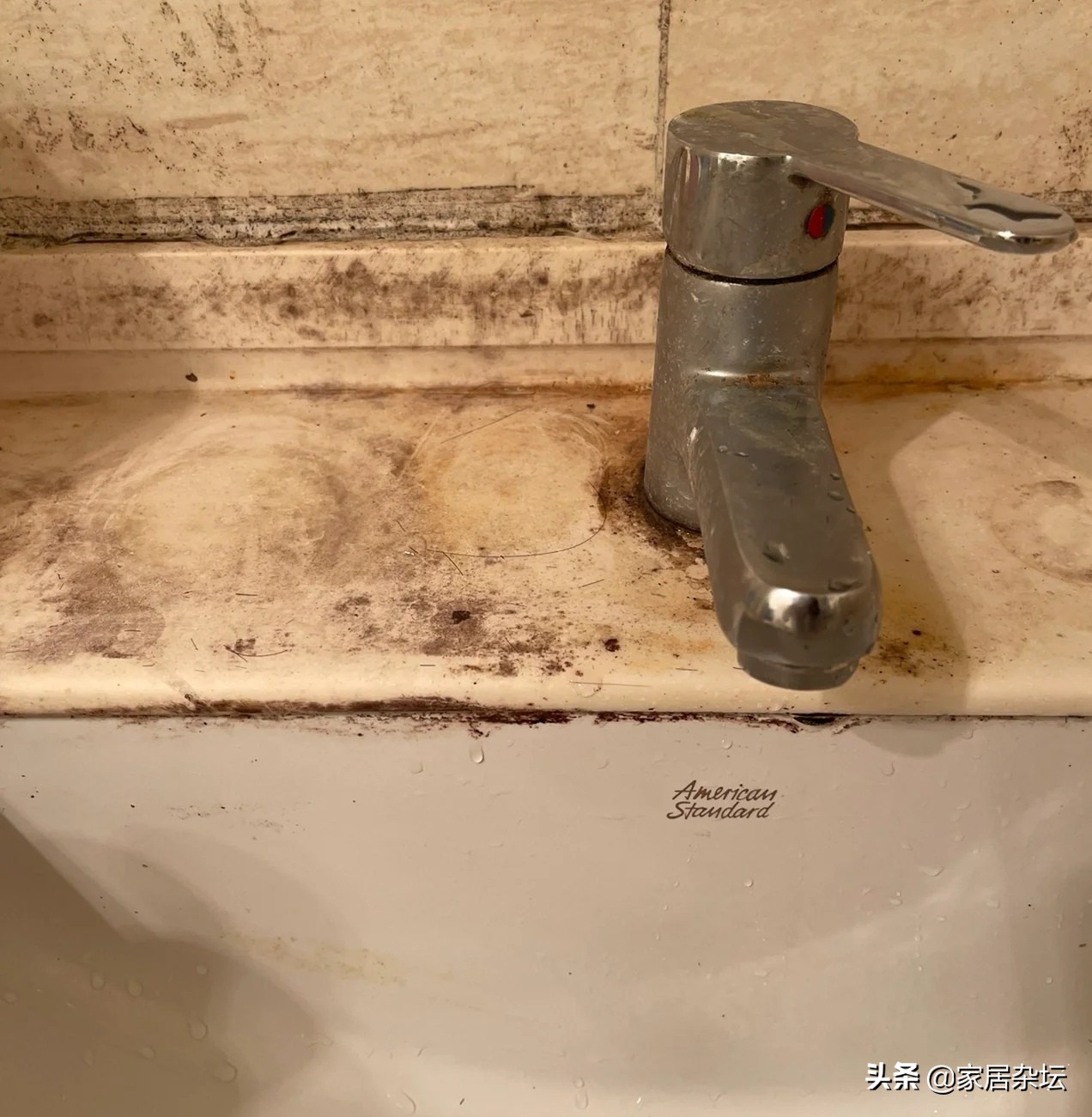 啫喱膏怎么用（水槽边发霉，不用换玻璃胶，教你正确方法，霉斑很快就会消失）