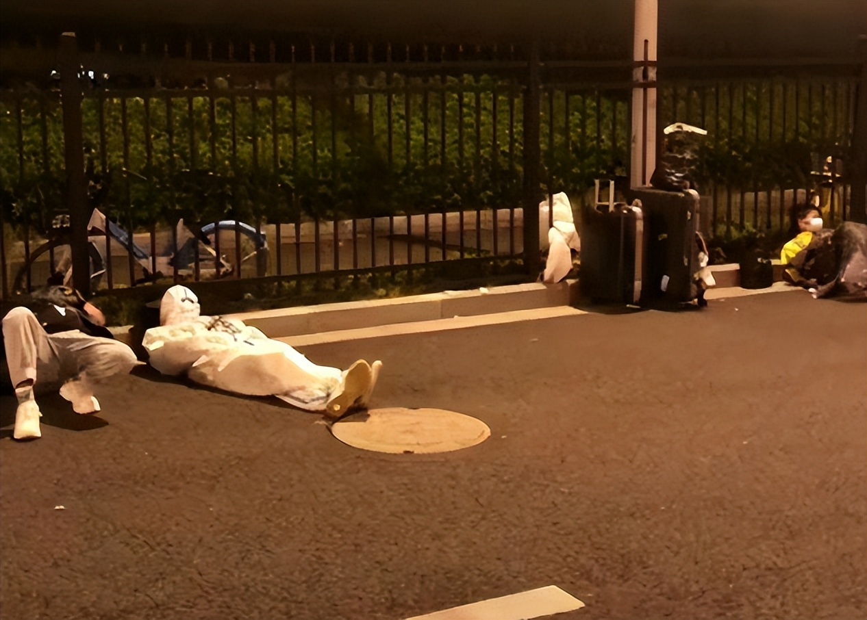 “离沪大潮”真来了！985毕业生有多无奈？最后发现还是回老家好