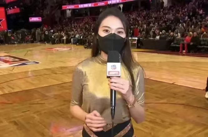 腾讯nba女记者有哪些人(采访库里的美女记者火了！火辣身材艳压群芳，又一东方卡戴珊诞生)