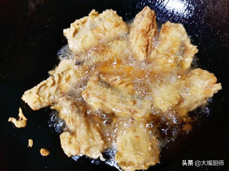 炸帶魚的家常做法,炸帶魚的家常做法簡(jiǎn)單