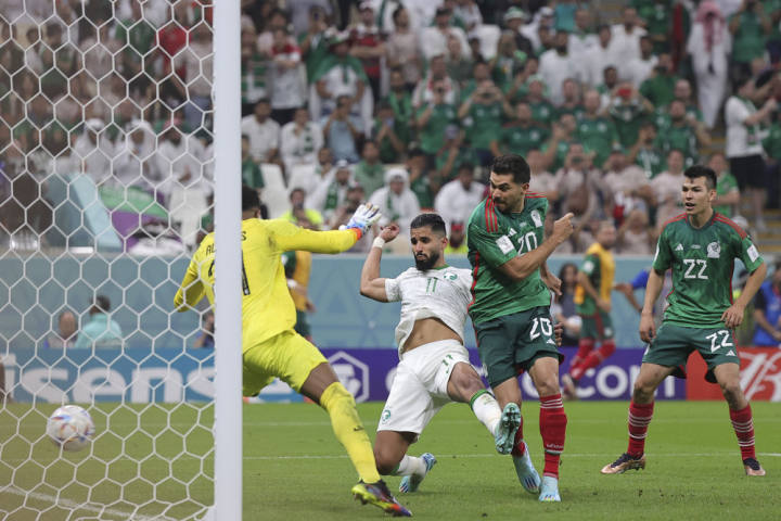 疯狂世界杯｜功亏一篑！墨西哥队出线希望在最后2分钟破灭