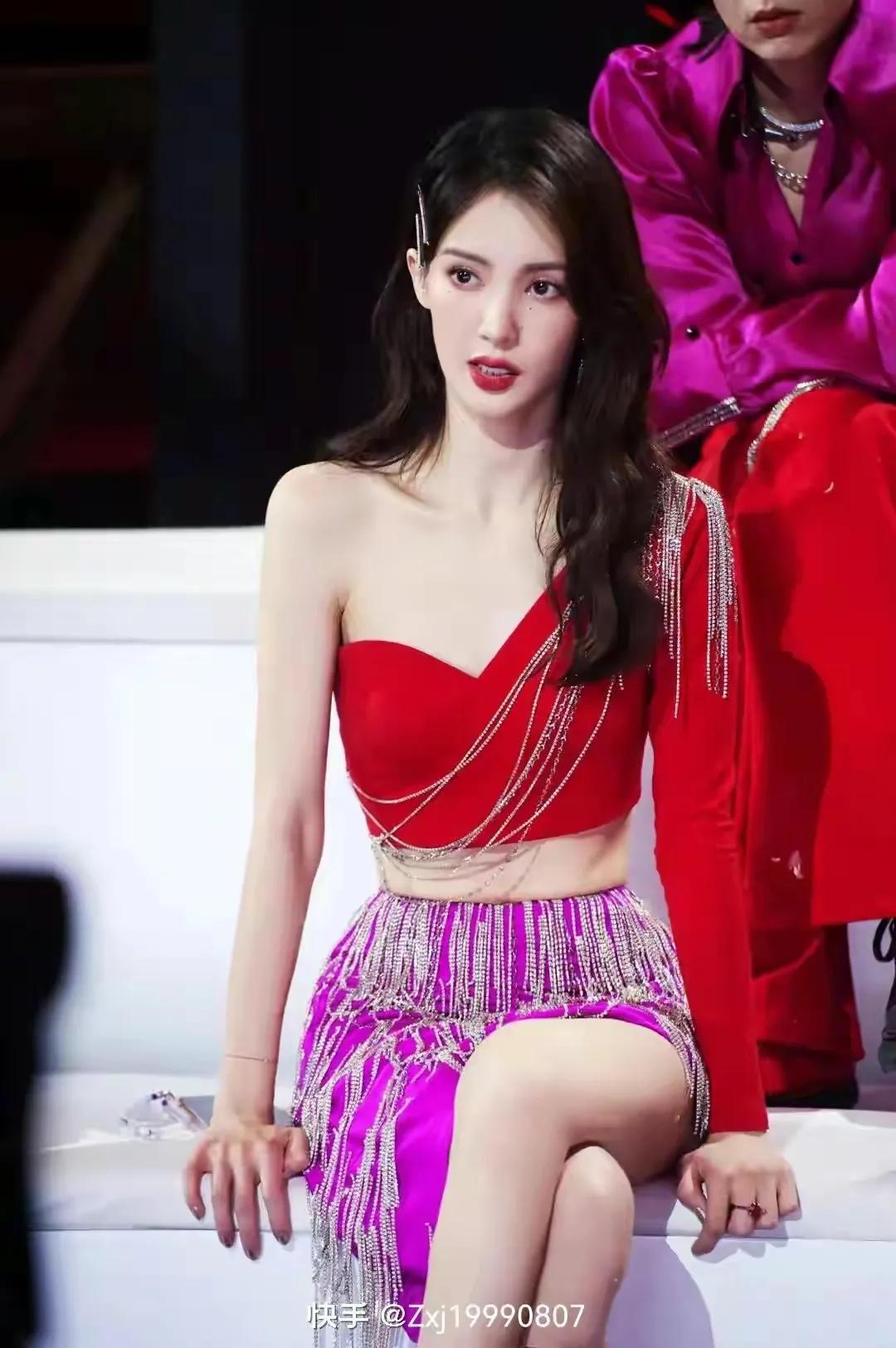 张天爱、杨幂杂志大片，清纯唯美，炫彩多姿