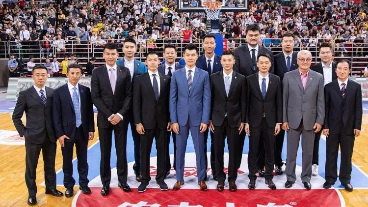 2008年北京奥运会中国男篮12人，姚明当篮协主席，都和篮球有关！