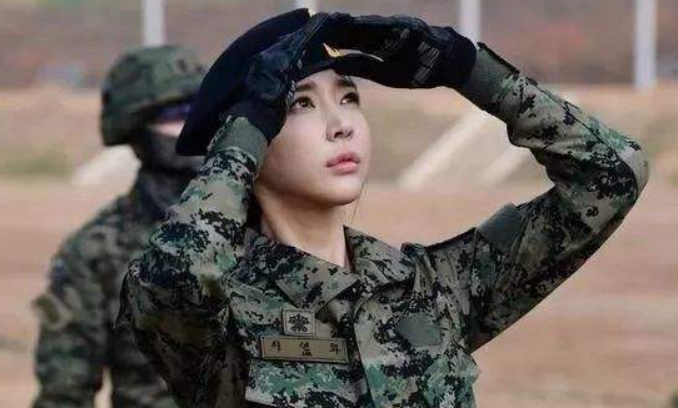 2022征兵工作进行中，女兵报名条件有所调整，想当兵的女生别错过