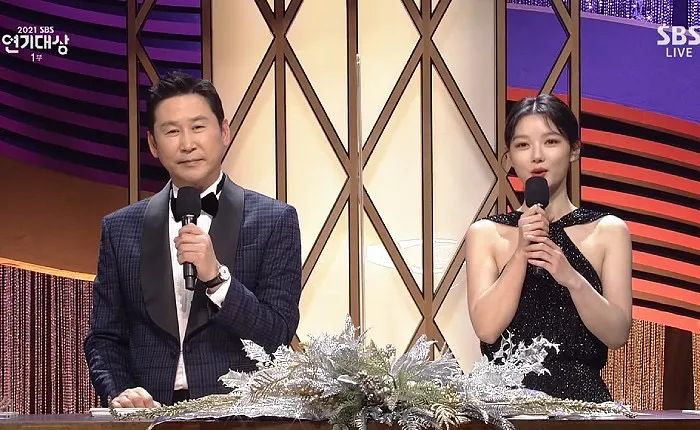 新年之际，爱豆女团成员默默参与募捐；KBS演技大赏获奖者公开