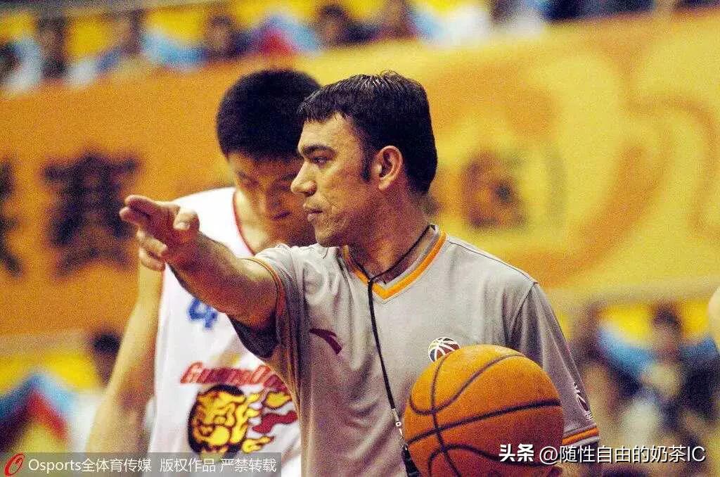 nba为什么不可以惹裁判（要判罚尺度“与国际接轨”，那为什么CBA不干脆请洋裁判执法？）