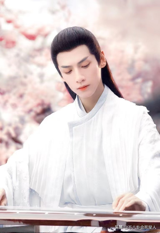 单看脸惊艳帅气，一看全身就秒垮掉，这些男星被身高害惨了