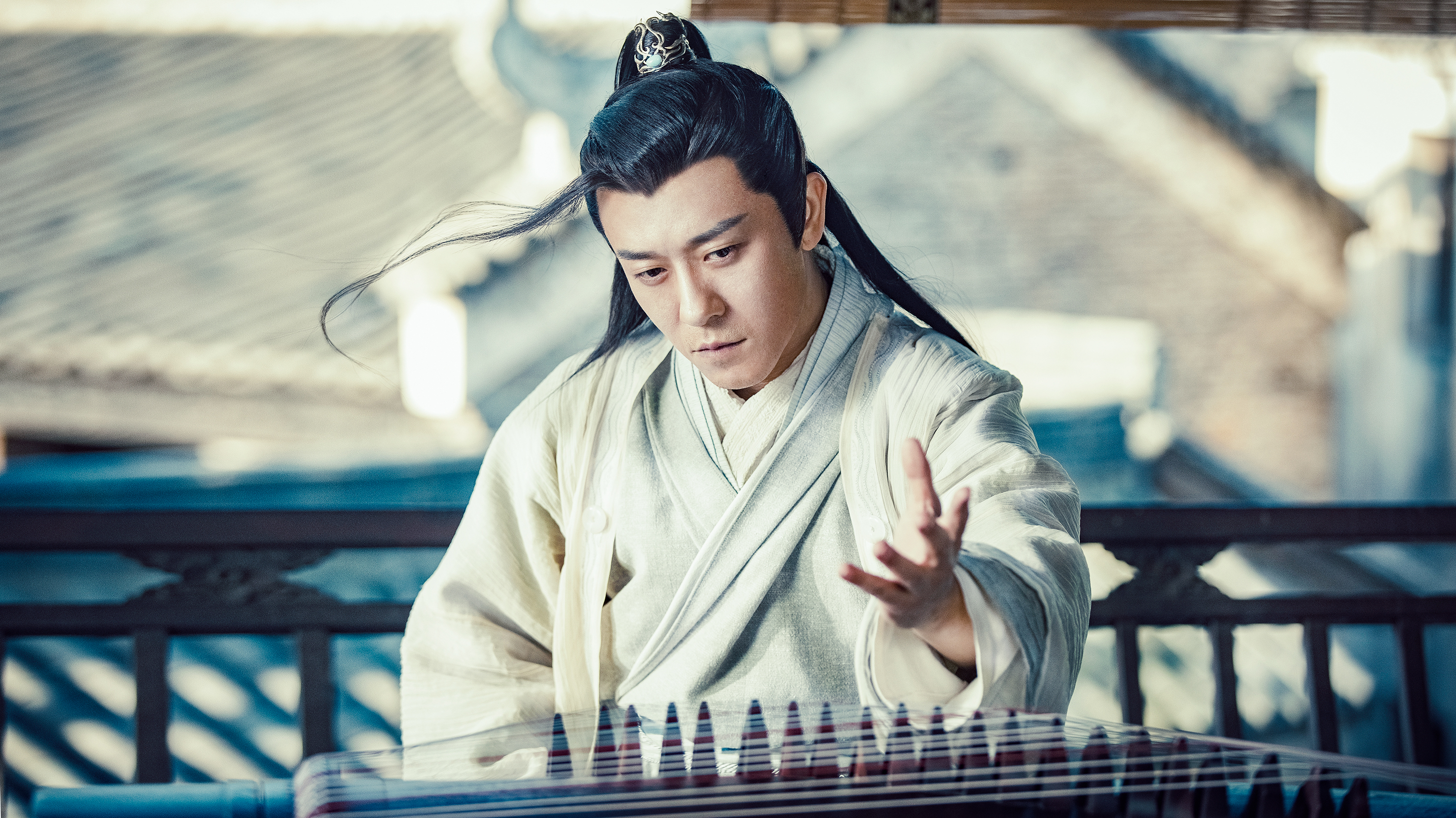 亲妈,干妈全是导演,20年都捧不红他,却在娶妻改名后火了