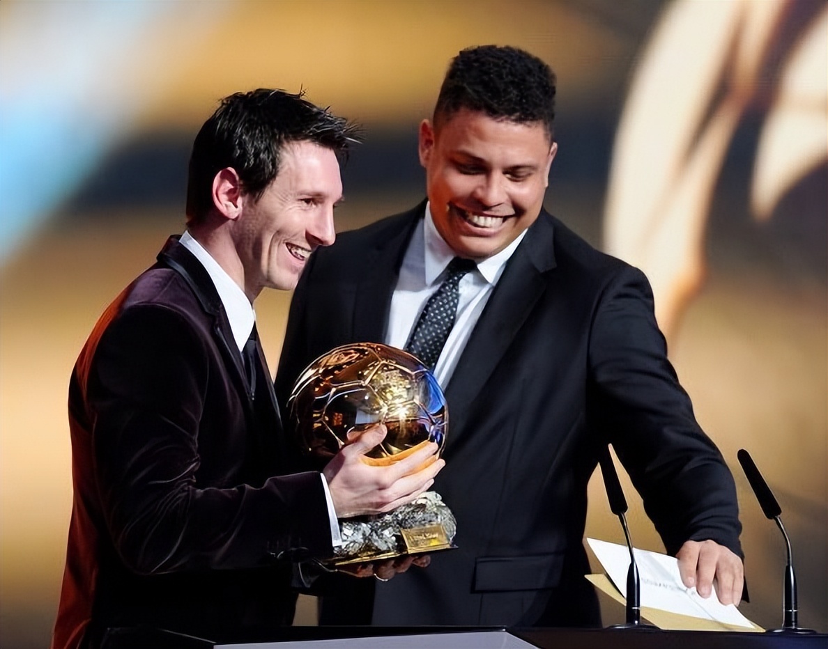 世界排名第一的足球明星(不是梅西，也不是C罗！卡卡的选择：史上第1人是罗纳尔多)