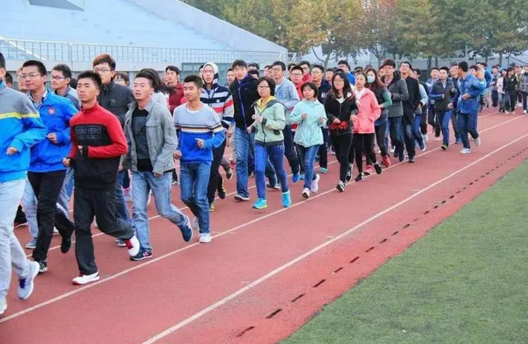 2022全国“大专”排行，深职一骑绝尘排第1，东三省高职并不出色